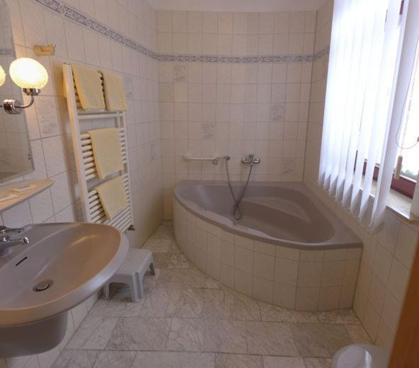 Hotel Pension Am Kurzentrum Бад-Зудероде Номер фото